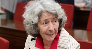 «Ο πατέρας μου δεν έγραψε ποίηση για να έχω εγώ προίκα»: Η Έρη Ρίτσου απαντά για τη διαχείριση των έργων των δημιουργών