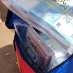Aπίστευτο: Πήγαν για μπάνιο και βρήκαν… 700.000 ευρώ σε τσάντα από τα Lidl