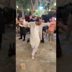 Όλοι κοιτούσαν τον Πάνο Μουζουράκη: Το ζεϊμπέκικο που χόρεψε στη βάφτιση του γιου του Πέτρου Κουσουλού έγινε viral