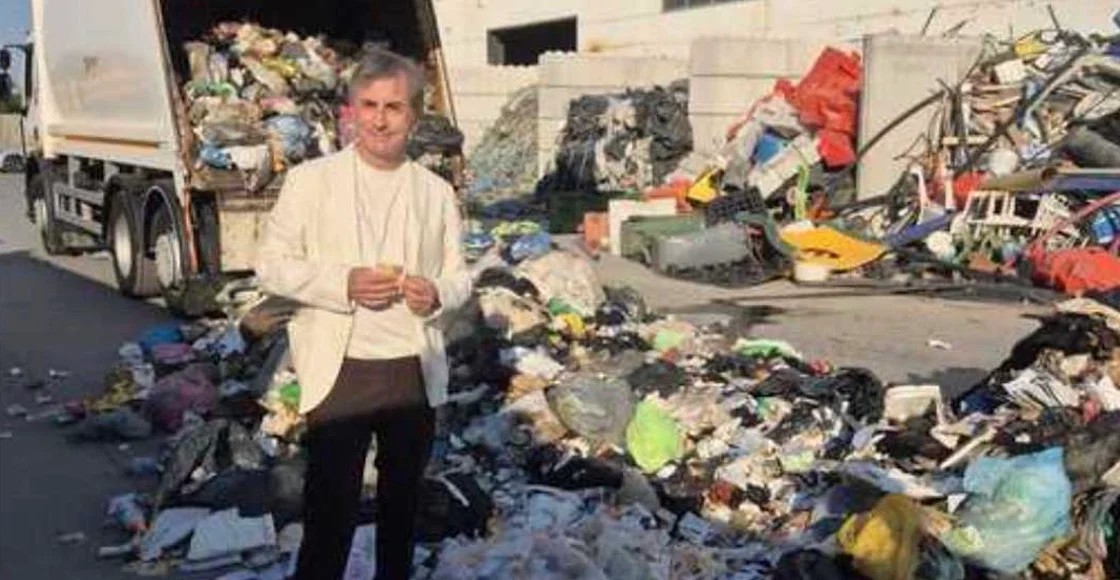 Απίστευτη ιστορία: Κέρδισε 1 εκατομμύριο, πέταξε κατά λάθος το δελτίο και το εντόπισε άθικτο στη χωματερή