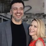 Κρυστάλλινοι πολυέλαιοι, πανάκριβα βαριά έπιπλα, χειροποίητα χαλιά: Η 1η φώτο μέσα στο αρχοντικό των Κικίλια – Μπαλατσινού στο κέντρο της Αθήνας