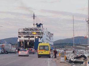Πάγωσαν όλοι μέσα στο πλοίο: Νεκρή γυναίκα – Η τραγική εξέλιξη που σήμανε συναγερμό