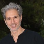 ΔΗΜΗΤΡΗΣ ΚΟΚΟΤΑΣ: ΠΟΥ ΚΑΙ ΠΟΤΕ ΘΑ ΓΙΝΕΙ Η ΚΗΔΕΙΑ ΤΟΥ – ΠΟΙΟΣ ΑΝΑΛΑΜΒΑΝΕΙ ΤΑ ΕΞΟΔΑ