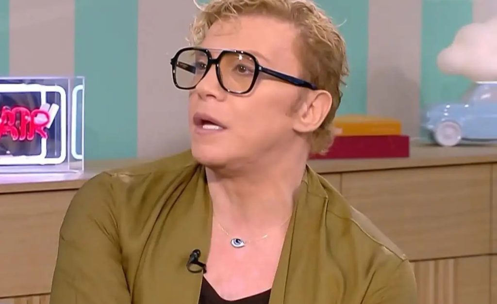 Θρήνος για τον Τάκη Ζαχαράτο: Λύγισε στον αέρα και ξέσπασε σε δάκρυα – «Ορφάνεψε η ζωή μου χωρίς εκείνη…»
