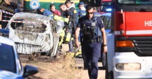 Μαθεύτηκε όλη η αλήθεια για τη γυναίκα που βρέθηκε σήμερα απανθρακωμένη στα Σπάτα με το πόδι στο γκάζι – Έτσι έχασε τη ζωή της και κάηκε