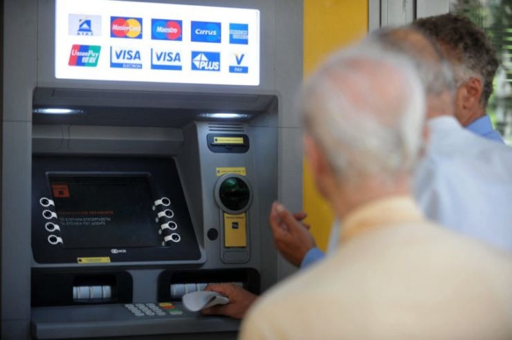 Νέα «ανάσα» για συνταξιούχους: Σε ποιους θα μπουν έως 20 χιλ.