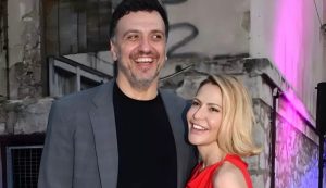 Κρυστάλλινοι πολυέλαιοι, πανάκριβα βαριά έπιπλα, χειροποίητα χαλιά: Η 1η φώτο μέσα στο αρχοντικό των Κικίλια – Μπαλατσινού στο κέντρο της Αθήνας