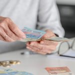 Συντάξεις Σεπτεμβρίου: Βγήκαν οι οριστικές ημερομηνίες πληρωμής – Πότε μπαίνουν τα χρήματα για ΟΑΕΕ, ΟΓΑ, ΙΚΑ, ΝΑΤ και Δημόσιο