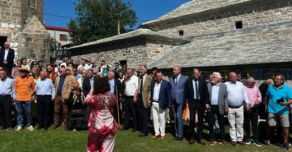Πήγαν για γλέντι αλλά τους έκραξαν όλοι… – Έδιωξαν Σδούκου, Γκιουλέκα, Χαρακόπουλο της ΝΔ, μετά από ένταση στη Σαμαρίνα
