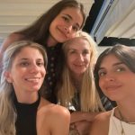 «Μία για όλες, όλες για μία» – Η Λένα Αρώνη δημοσίευσε μια σπάνια φωτογραφία με τις τρεις καλλονές κόρες της και όλοι είδαν το ίδιο πράγμα