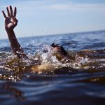 Θρήνος Τώρα: Ξεκληρίστηκε οικογένεια σε παραλία – 3 νεκροί και ένα παιδί χαροπαλεύει