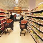 Κάνουν ουρές οι πελάτες, γεμίζουν καρότσια – Άνοιξε σούπερ μάρκετ όπου όλα κοστίζουν 1 εupώ – Οι γνωστές μάρκες που βρίσκεις μέσα