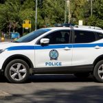 Θρίλερ με τον νεκρό αστυνομικό στον Άγιο Δημήτριο: «Πάγωσαν» οι συνάδελφοί του μόλις άνοιξαν το περιπολικό, είδαν στο πρόσωπό του…