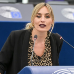Χαμός με την Ελεονώρα Μελέτη: Η ανάρτηση-«βόμβα» για τη γνωστή παρουσιάστρια