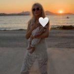 Κατερίνα Καινούργιου: Οι νέες τρυφερές φωτογραφίες με την κόρη της στην Πάρο που συζητάει όλη η showbiz