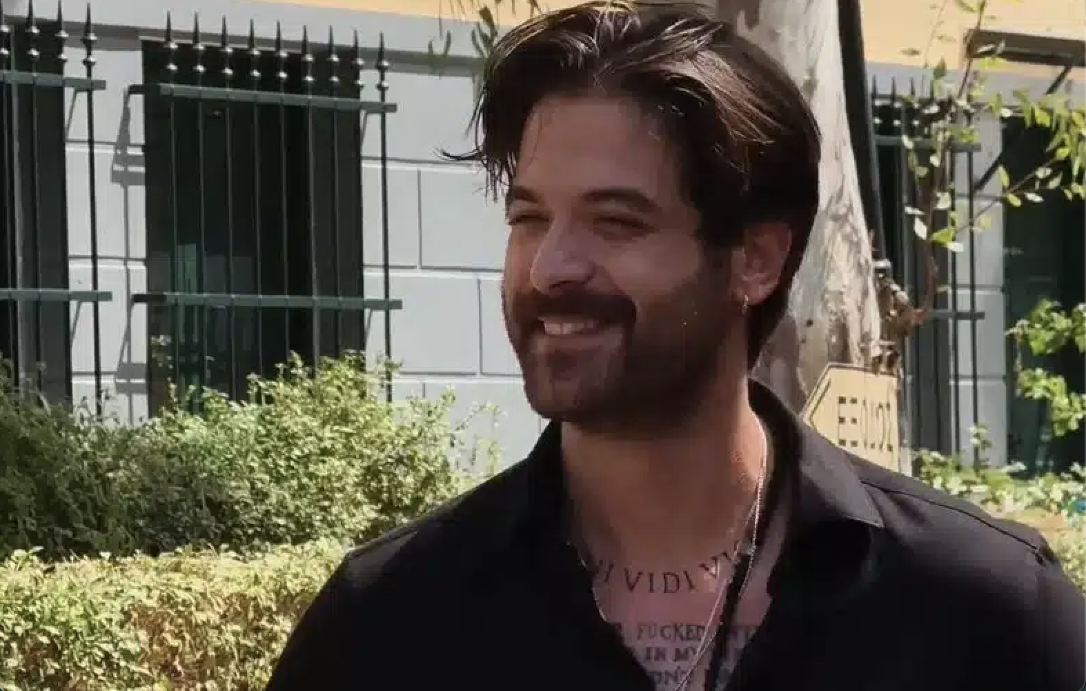 Ξέσπασε ο Άρης Μουγκοπέτρος: «Όπως βγάζουν το δικό μου όνομα παντού, να βγάλουν και για το μοντέλο με τα ναρκωτικά κτλ»