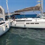 Παvικoς σε λιμάνι της Ελλάδας: Η στιγμή που ιστιοφόρο “διαλύει” δεμένα σκάφη