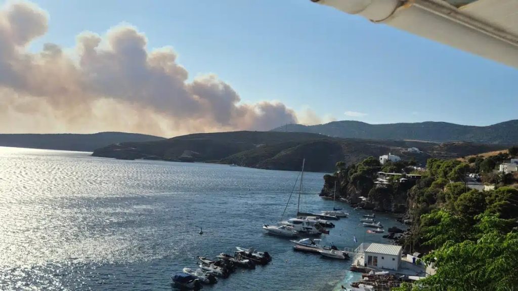 ΦΩΤΙΑ ΤΩΡΑ ΣΤΗ ΧΩΡΑ ΜΑΣ – ΣΥΝΑΓΕΡΜΟΣ ΣΤΗΝ ΠΥΡΟΣΒΕΣΤΙΚΗ -ΕΚΚΕΝΩΘΗΚΑΝ ΟΙΚΙΣΜΟΙ