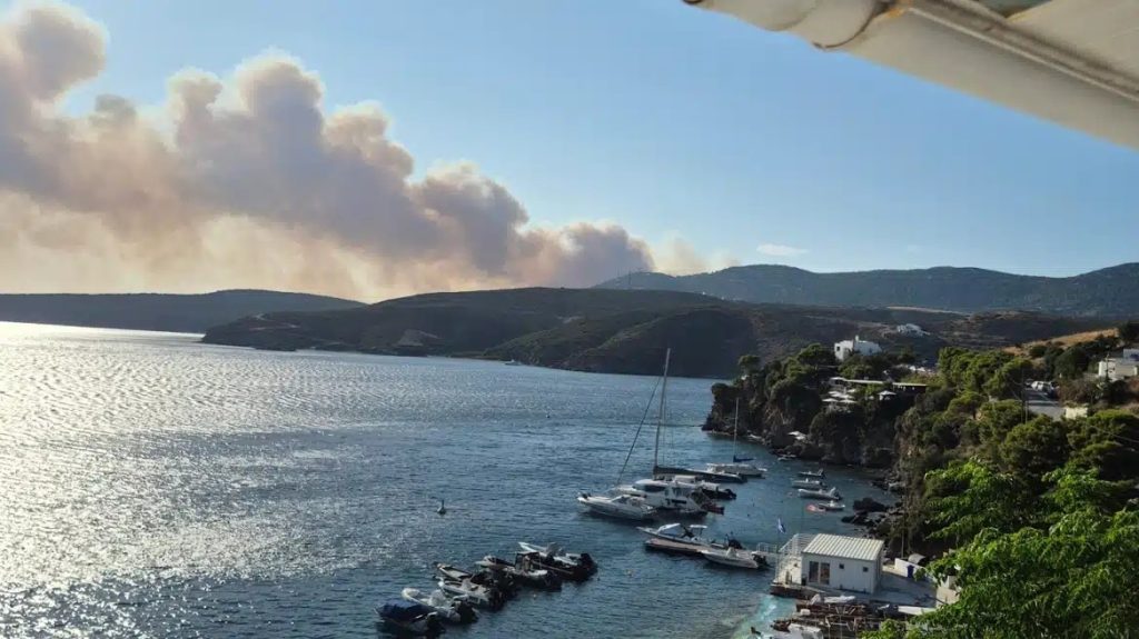 ΕΚΤΑΚΤΟ ΤΩΡΑ: Καίγεται ένα απο τα ομορφότερα νησιά μας – Τεράστια φωτιά τώρα, συναγερμός στην πυροσβεστική, εκκενώθηκαν οικισμοί