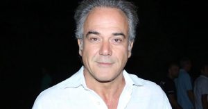 Παύλος Ευαγγελόπουλος: Στα 64 του χρόνια με κοιλιακούς στην παραλία – Η επιστροφή στα κοινωνικά δίκτυα
