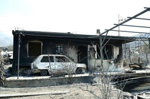 Νέο Σoκ Τώρα: Η Φωτιά Μπήκε Μέσα στα Σπίτια στην Αττική