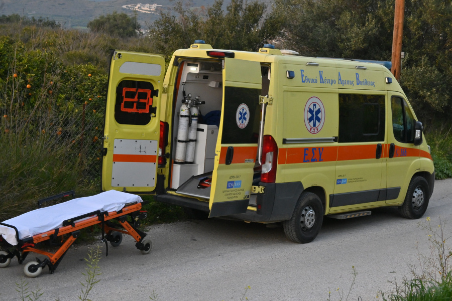 ΣΟΚ στο Λουτράκι: Βρήκαν 75χρονο νεκρό δίπλα στους κάδους – Αυτό που αντίκρισαν πάγωσε τους πάντες