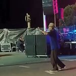 Δεν το χωρά ανθρώπινος νους: Ξαφνικά κατέρρευσε την ώρα που χόρευε στο πανηγύρι