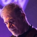 Ο Δημήτρης Σταρόβας στο μοναστήρι της Παναγίας Χοζοβιώτισσας στην Αμοργό – «Ποτέ δεν είναι αργά»