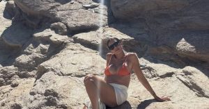 Σταματίνα Τσιμτσιλή: Στη Σίκινο η αγαπημένη παρουσιάστρια λίγο πριν την επιστροφή της στην Αθήνα