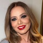 Ορνέλα Μούτι: Στα 71 της “γκρέμισε” το Instagram – Πήγε έτσι σε εκδήλωση και δίδαξε στυλ στις 20ρες