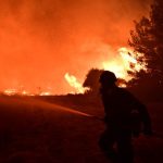 Πυρκαγιά στην Κεφαλονιά – Μηνύματα του 112 για εκκενώσεις οικισμών