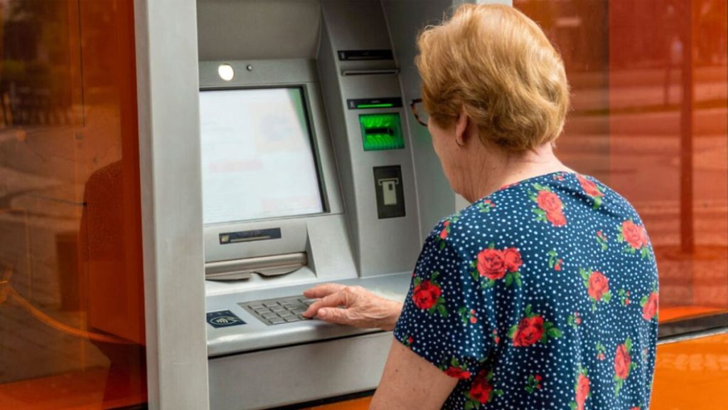 ΕΚΤΑΚΤΟ: ΝΕΑ ΒΟΜΒΑ ΜΕ ΤΙΣ ΣΥΝΤΑΞΕΙΣ