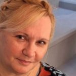 Δύσκολες ώρες για την Καίτη Φίνου – Εσπευσμένα στο νοσοκομείο