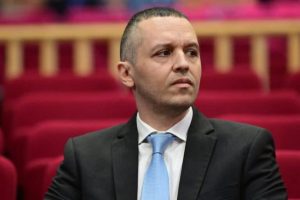 Το κόλπο του Ηλία Κασιδιάρη με το νέο κόμμα και η «παράκαμψη» του Αρείου Πάγου
