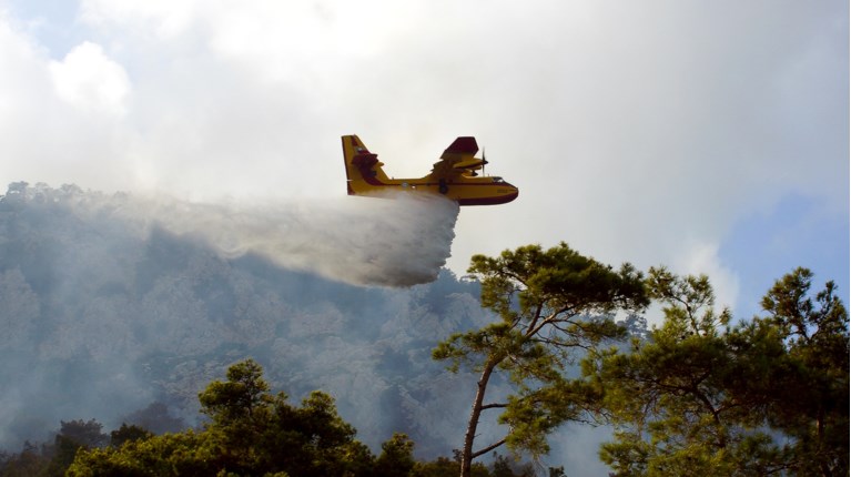 ΦΩΤΙΑ ΤΩΡΑ στην Ελλάδα - Ποια περιοχή καίγεται πριν νυχτώσει