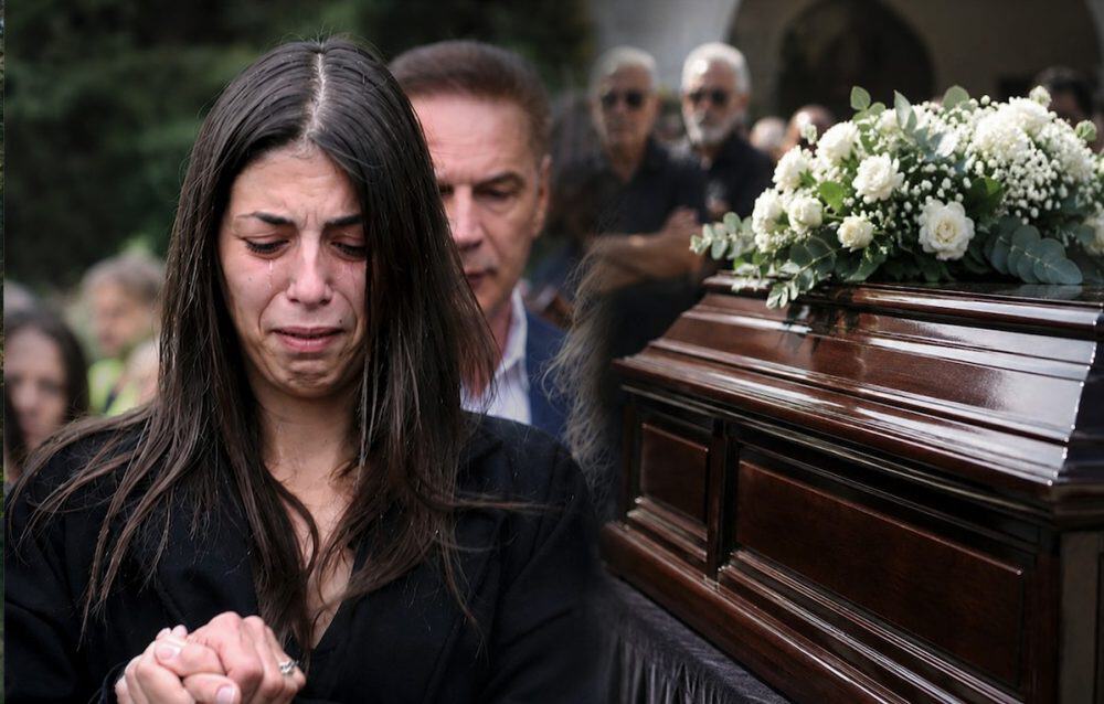 Κηδεία Δημήτρη Κόκοτα: Μόλις μαθεύτnκε για την αδεpφή του, Μαριάννα