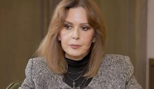 Κάτια Δανδουλάκη: «Από τα 32 χρόνια που ήμασταν με τον Μάριο Πλωρίτη, τα 20 ήμασταν 3, ήταν και η γυναίκα του»