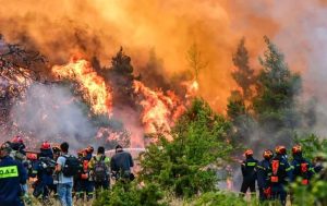 ΣΥΝΑΓΕΡΜΟΣ ΤΩΡΑ ΣΤΗΝ ΑΤΤΙΚΗ – ΟΙ ΦΛΟΓΕΣ ΔΙΠΛΑ ΣΤΑ ΣΠΙΤΙΑ