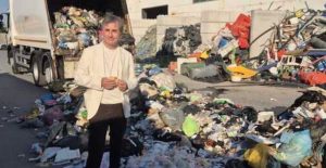 Κέρδισε στο λότο 1 εκατομμύριο και πέταξε το δελτίο στα σκουπίδια – Σάρωσε τη χωματερή και το βρήκε άθικτο