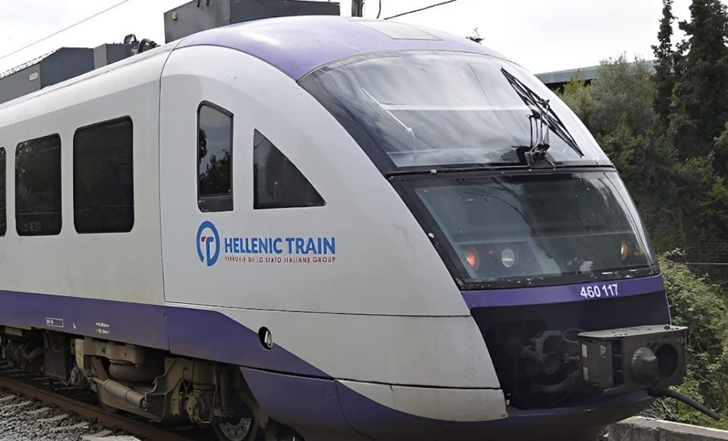Απίστευτο: Ακινητοποιήθηκε τρένο της Hellenic Train λόγω φωτιάς και στη συνέχεια κάηκε το λεωφορείο αντικατάστασης