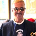 Ο Λάκης Γαβαλάς έχει σήμερα γενέθλια και το γιόρτασε με τούρτα και σαμπάνια