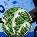 ΑΑΔΕ: Πότε μια μεταφορά χρημάτων θεωρείται «κρυφή» δωρεά – Οι 5 παγίδες και ο φόρος έως 40%