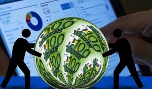 ΑΑΔΕ: Πότε μια μεταφορά χρημάτων θεωρείται «κρυφή» δωρεά – Οι 5 παγίδες και ο φόρος έως 40%