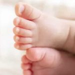 Το βρέφος που περίμενε 8 μήνες βρήκε οικογένεια – Συγκλονίζει η ιστορία του
