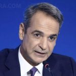«Δώρο» Μητσοτάκη στη ΔΕΘ η «13η εθνική σύνταξη»: Στο τραπέζι η αύξηση του επιδόματος των 300 ευρώ σε 446,87 ευρώ