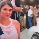 Κρήτη: Η στιγμή που νύφη φτάνει στην εκκλησία με αναπηρικό αμαξίδιο – Τα λόγια του ιερέα που συγκίνησαν τους πάντες