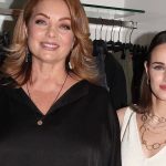 Άντζελα Γκερέκου – Μαρία Βοσκοπούλου: Απόδραση στο Λονδίνο για μητέρα και κόρη – Και οι δύο με τζιν τζάκετ