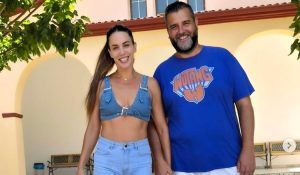 Η Κατερίνα Στικούδη και ο Βαγγέλης Σερίφης επέστρεψαν στο μέρος όπου παντρεύτηκαν για να γιορτάσουν 8 χρόνια γάμου