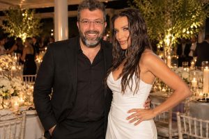 Έγκυος η Ιουλία Καλλιμάνη; Η αποκάλυψη στους καλεσμένους μετά τον γάμο για το μωρό