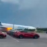 ΝΕΑ ΤΡΑΓΩΔΙΑ ΜΕ ΑΕΡΟΣΚΑΦΟΣ ΜΕΣΑ ΣΤΟ ΑΕΡΟΔΡΟΜΙΟ – 5 ΝΕΚΡΟΙ – ΒΓΗΚΕ ΕΚΤΟΣ ΔΙΑΔΡΟΜΟΥ ΚΑΙ… ΣΚΟΡΠΙΣΕ ΤΟΝ ΘΑΝΑΤΟ